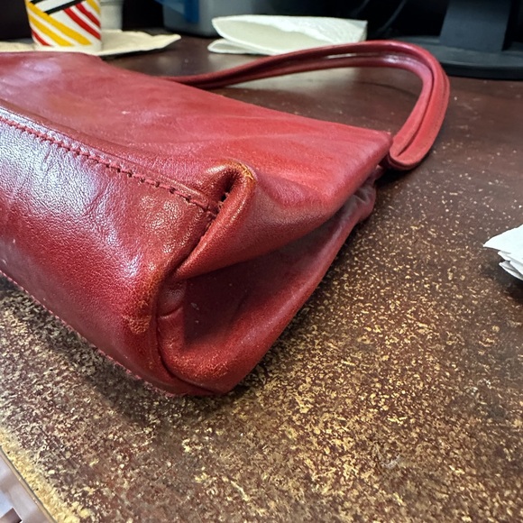 Elegant Red Leather Handbag. Used condition - Picture 14 of 14